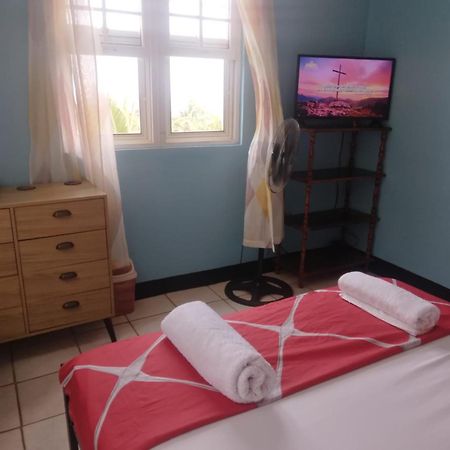Danglez Bed & Breakfast Bataka Екстериор снимка