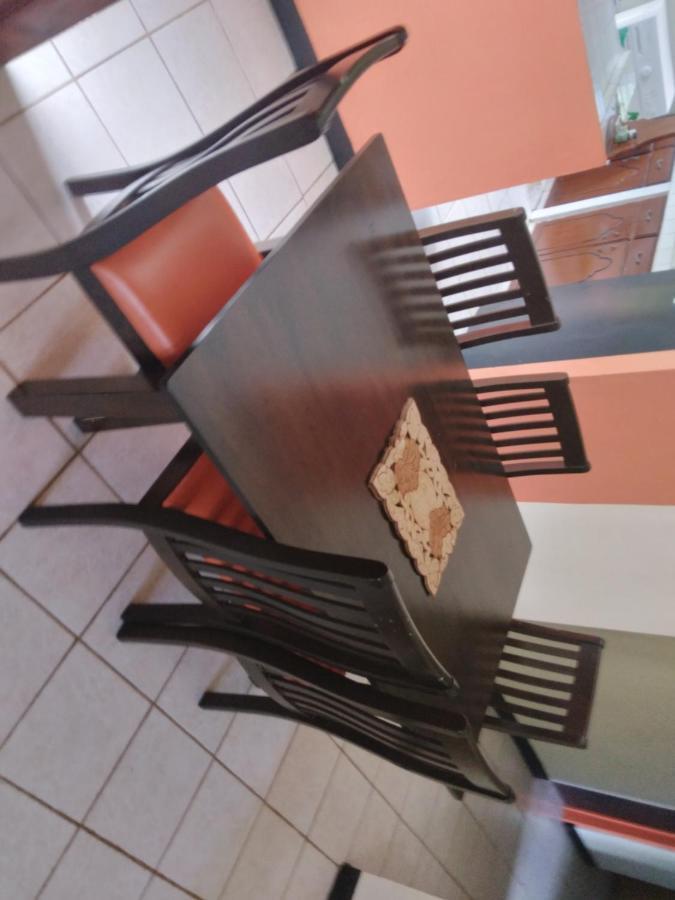 Danglez Bed & Breakfast Bataka Екстериор снимка