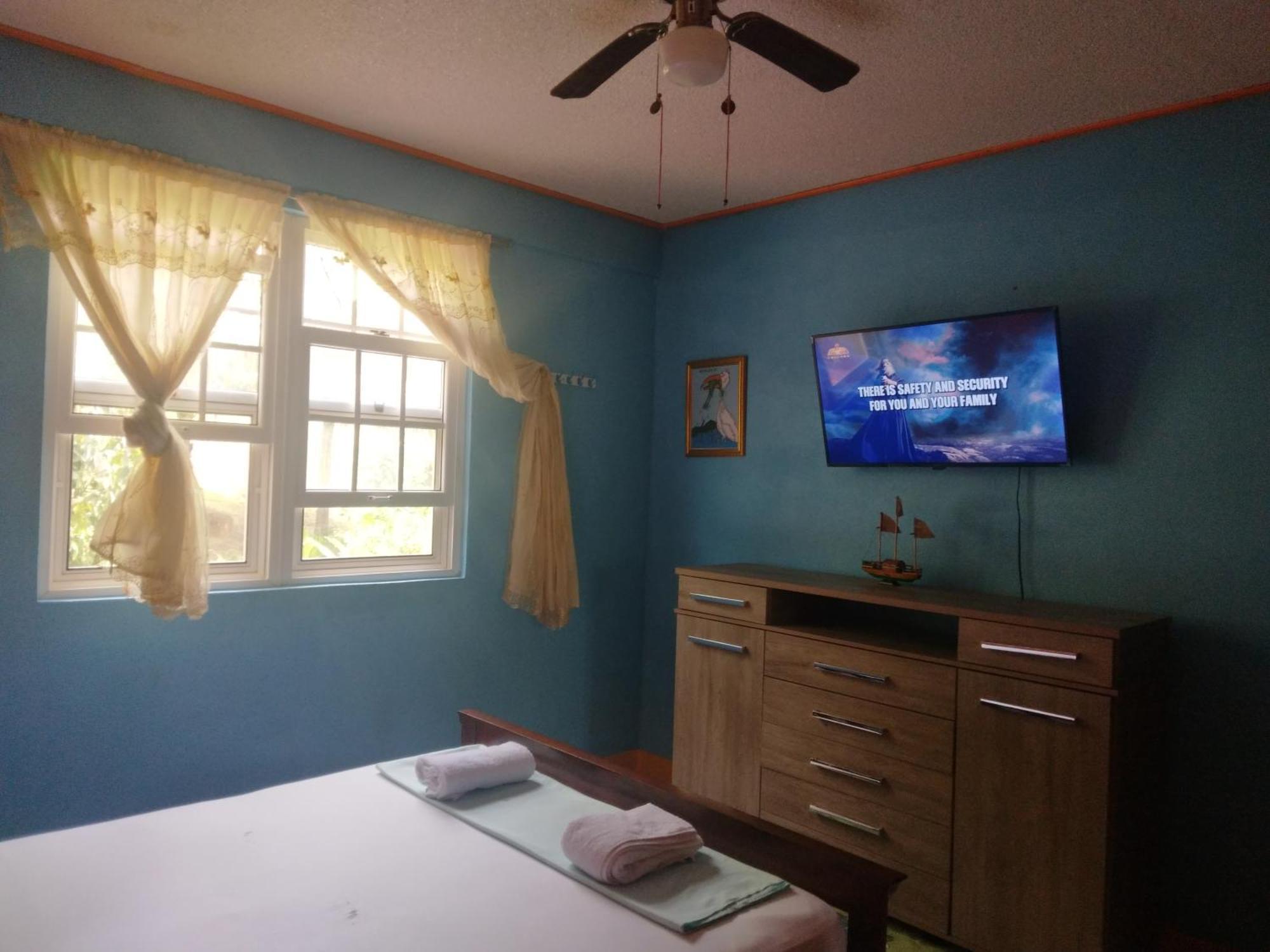 Danglez Bed & Breakfast Bataka Екстериор снимка